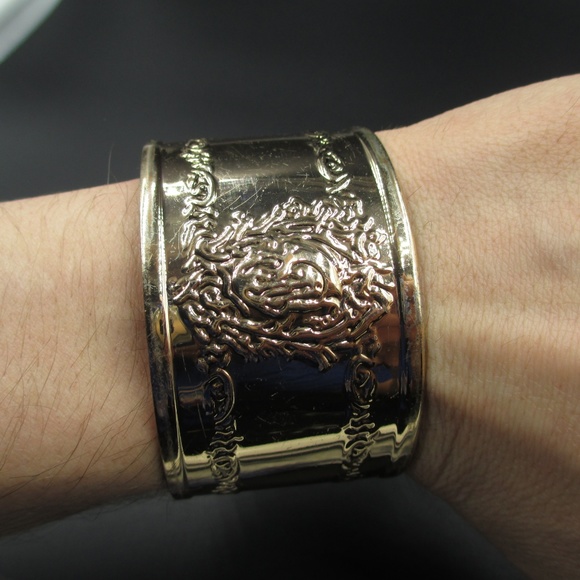 Vintage Gold Tone Ornate Heavy Cuff Bracelet - Picture 4 of 8